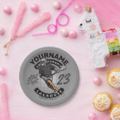 Angriff des personalisierten Lacrosse Player-Sport Pappteller (Party)