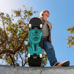 Angry Black Wolf in der Nacht Skateboard