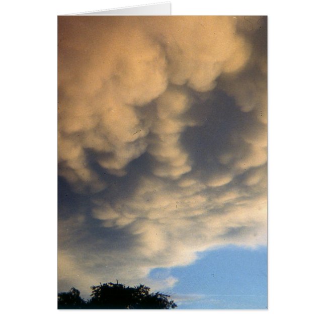 Angry Clouds Herald Storm (Vorne)