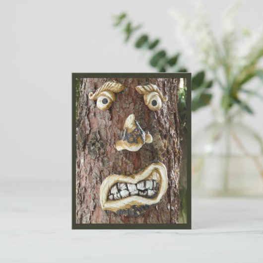 Angry Face Tree Postkarte (Stehend Vorderseite)