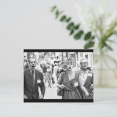 Angry Mob protestiert auf der Straße Postkarte (Stehend Vorderseite)