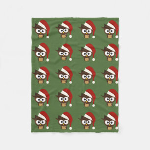 Angry Owl mit Weihnachtsmannmütze Fleecedecke