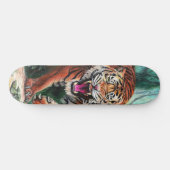 Angry Tiger im Dschungel Skateboard (Horizontal)