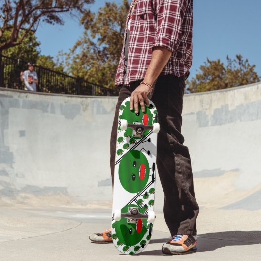 Angry Watermelon von Kenneth Yoncich Skateboard (Außenbereich 2)