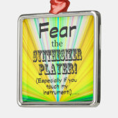 Angst vor dem Synthesizer-Player Ornament Aus Metall (Links)