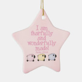 Ängstlich und wunderbar gemacht - Rosa Keramikornament (Rechts)