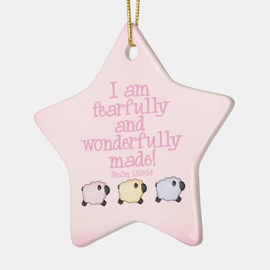 Ängstlich und wunderbar gemacht - Rosa Keramikornament (Links)