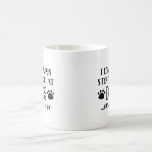 Anhalten und Hunde ansehen Kaffeetasse (Mittel)