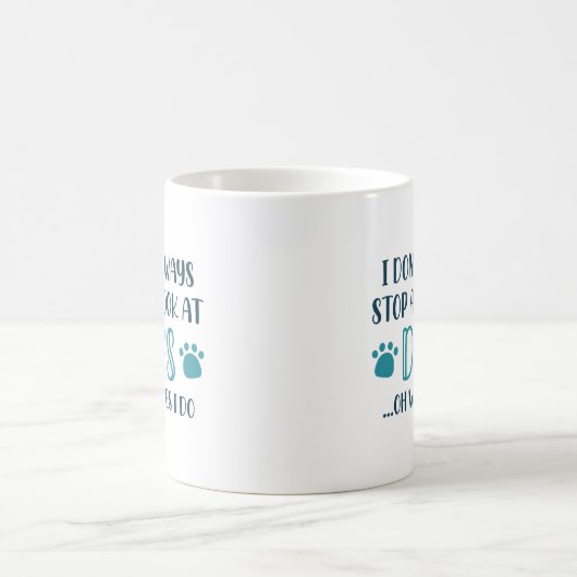 Anhalten und Hunde ansehen Kaffeetasse (Mittel)