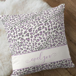 Animal Leopard Print Lilac Grau Personalisiert Kissen<br><div class="desc">Leopard Print Kissen. Trendy und immer beliebtes Tierdesign in lila Grau und Weiß,  beiderseits und personalisiert mit Ihrem Namen auf der Vorderseite.</div>