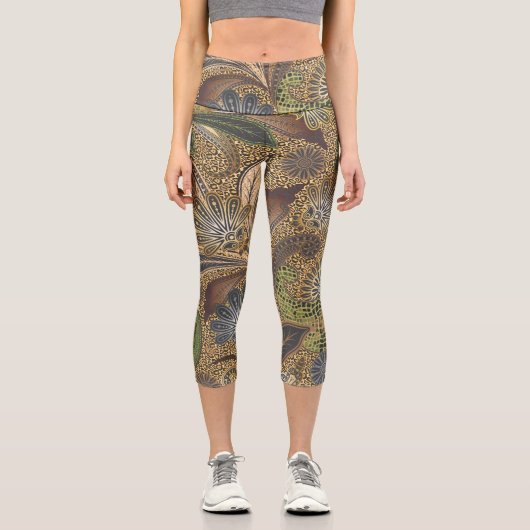 Animal Prints Sage und Gold Fantasy Paisley Capri Leggings (Vorderseite)