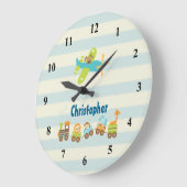 Animal Toy Train and Airplane on Stripes Große Wanduhr (Winkel)