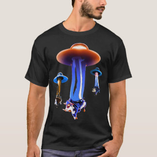 Anime Cows Invasion in die Alien im Weltraum T-Shirt