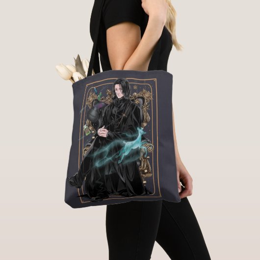 Anime Professor Severus Snape sitzt Tasche (Von Nahem)