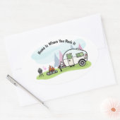 Animierter Camping-Anhänger Ovaler Aufkleber (Umschlag)