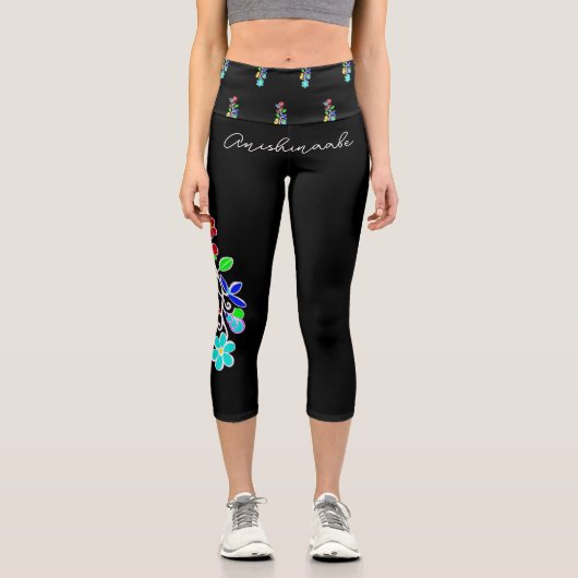 Anishinaabe Native American Logo Floral Design Capri Leggings (Vorderseite)