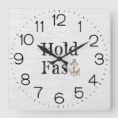 Anker auf der weißgetünchten Uhr der Wand aus Holz (Vorderseite)