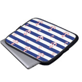 Anker auf Streifen, nautisches Muster Laptopschutzhülle (Vorne Knopf)