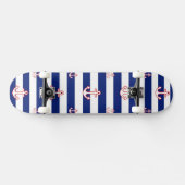 Anker auf Streifen, nautisches Muster Skateboard (Horizontal)