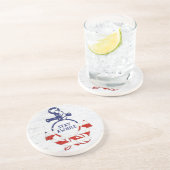 Anker der Wasserflagge auf dem Untersetzer Holz (Seite)