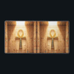 Ankh Symbol Bedeutung – Schlüssel des Lebens´9 Schreibtischunterlage<br><div class="desc">Das Ankh (☥) ist ein altes ägyptisches Symbol für Leben,  Unsterblichkeit und göttliche Kraft. Es wurde von Gottheiten wie Isis und Osiris getragen und steht für ewiges Leben.</div>