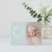 Ankündigung der Geburt eines Fotos mit Blumenkranz Postkarte (Stehend Vorderseite)