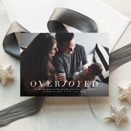 Ankündigung der Geburt eines überglücklichen Fotos