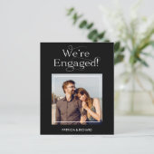 Ankündigung der Verlobung des Haushalts Save the D (Stehend Vorderseite)