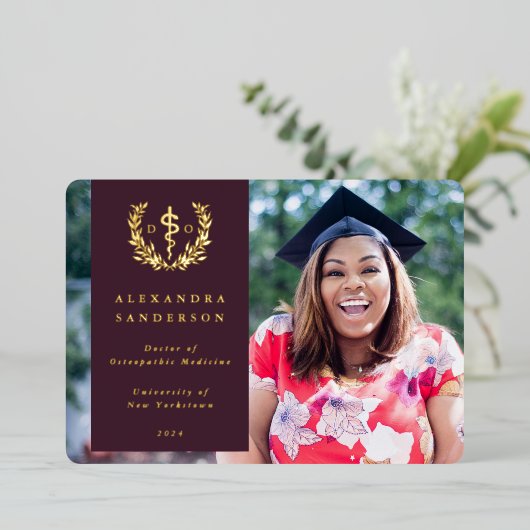 Ankündigung des Abschlusses Burgund DO Asclepius (Stehend vorne)