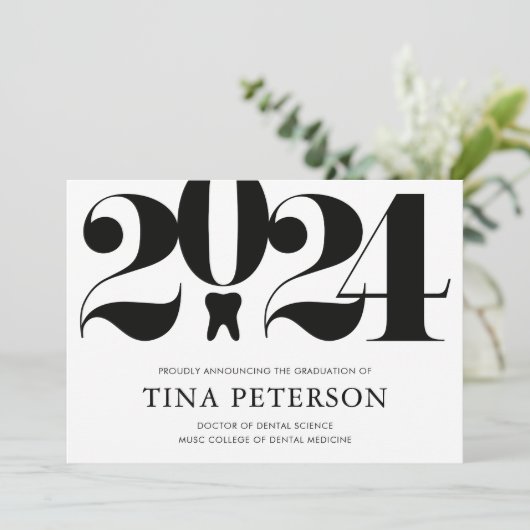 Ankündigung des Abschlusses der Zahnarztschule (Stehend Vorderseite)