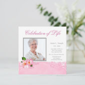 Ankündigung des Foto-Gedenkdienstes für Frauen (Stehend Vorderseite)