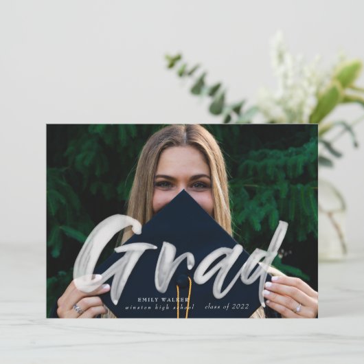 Ankündigung des Fotos für den InkScript-Abschluss (Stehend Vorderseite)