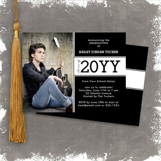 Ankündigung des kühlen Schwarz-Weiß-Foto-Abschluss