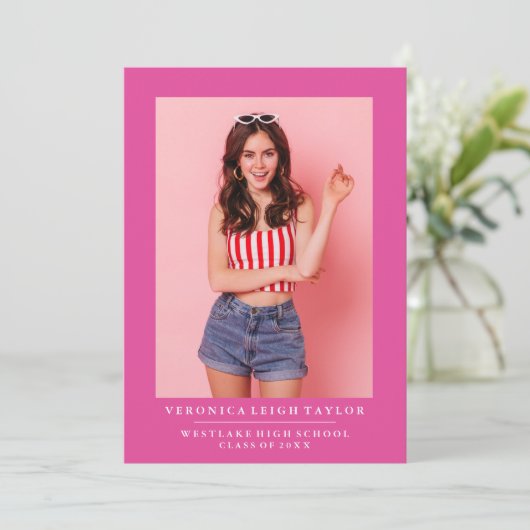 ANKÜNDIGUNG DES MINIMALISTISCHEN FOTOS (Stehend Vorderseite)