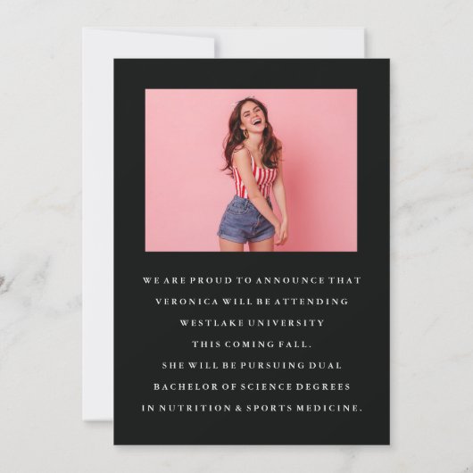 ANKÜNDIGUNG DES MINIMALISTISCHEN FOTOS (Rückseite)