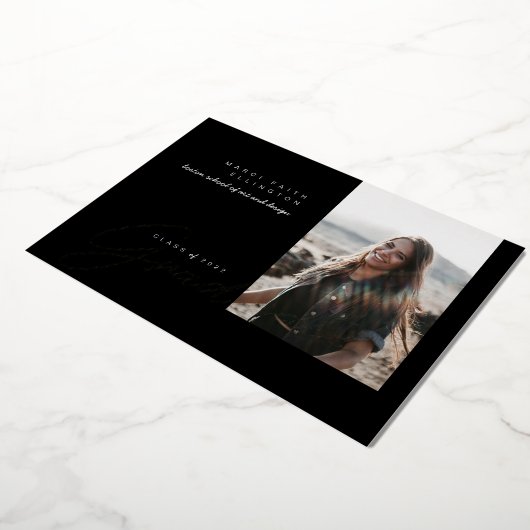 Ankündigung des modernen Fotos Schwarzer Graduiert (Gedreht)