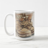 Ankündigung des Ruhestands mit alten Stiefeln V2.0 Kaffeetasse (Links)