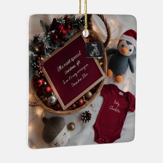 Ankündigung einer festlichen Weihnachtskorbschwang Keramikornament (Rechts)