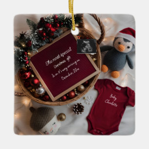 Ankündigung einer festlichen Weihnachtskorbschwang Keramikornament