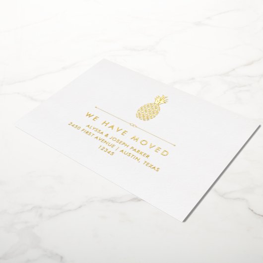 Ankündigung einer neuen Adresse mit Ananas aus Gol (Gedreht)