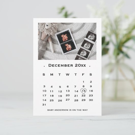 Ankündigung einer Schwangerschaft in einem elegant (Stehend Vorderseite)