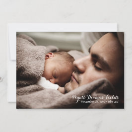 Ankündigung eines Babys in einem einfachen, weißen