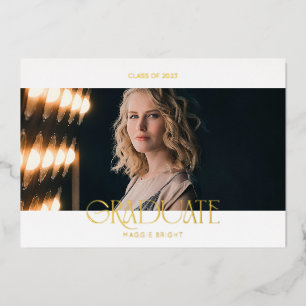 Ankündigung eines Hochschulabsolventen 2023 in ein