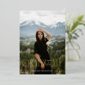 Ankündigung eines Hochschulabsolventen 2023 in ein (Stehend vorne)