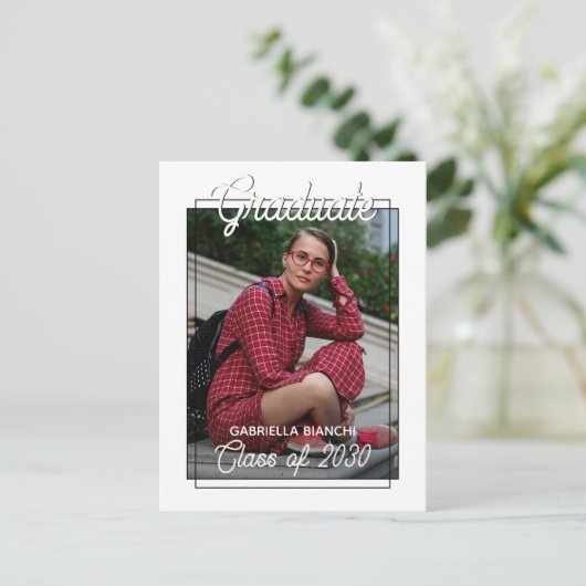 Ankündigung Minimalistischer Schwarz-Weiß-Abschlus Postkarte (Stehend Vorderseite)