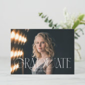 Ankündigung moderner Hochschulabsolventen (Stehend Vorderseite)