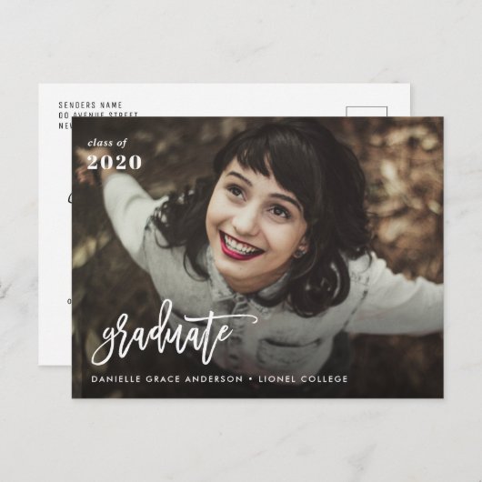 Ankündigung und Einladung moderner Script-Abschlus Postkarte (Vorne/Hinten)