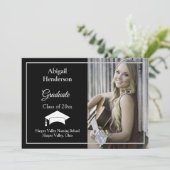 Ankündigung von Abschluss White Cap und Foto (Stehend Vorderseite)