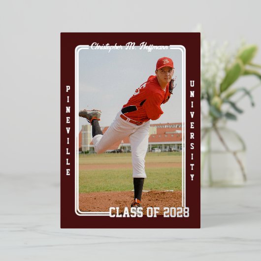 Ankündigung von Baseball Maroon Abschluss (Stehend vorne)