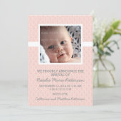 Ankündigung von Coral Damask Frame Foto Baby (Stehend Vorderseite)